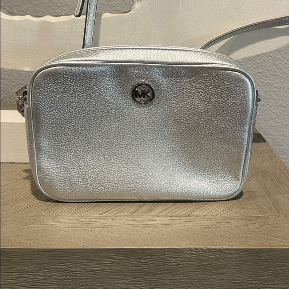 Michael Kors Silver Pebble Leather Camera Crossbody Bag - Picture 10 of 10